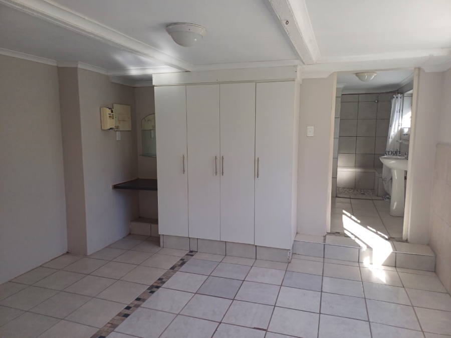9 Bedroom Property for Sale in Greenfields Eastern Cape